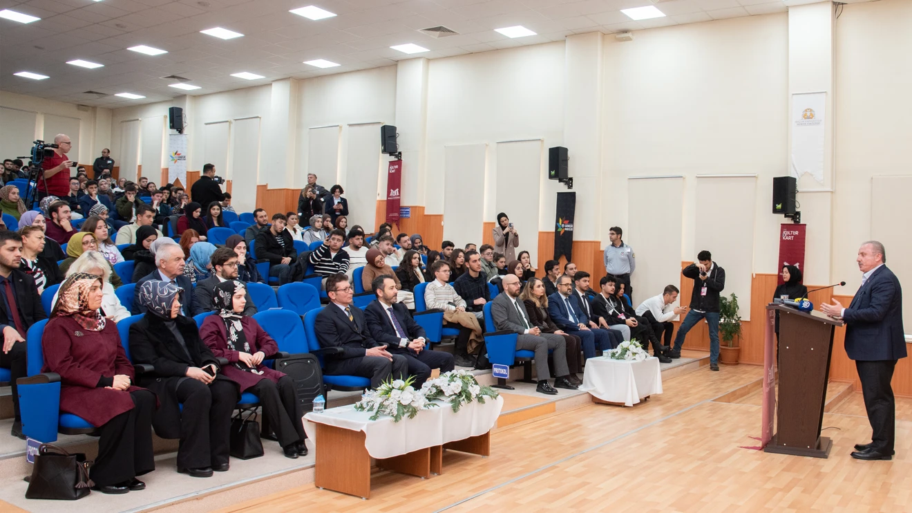 Eski TBMM Başkanı Şentop, Selçuk Üniversitesinde ‘Gazze’ temalı konferans verdi